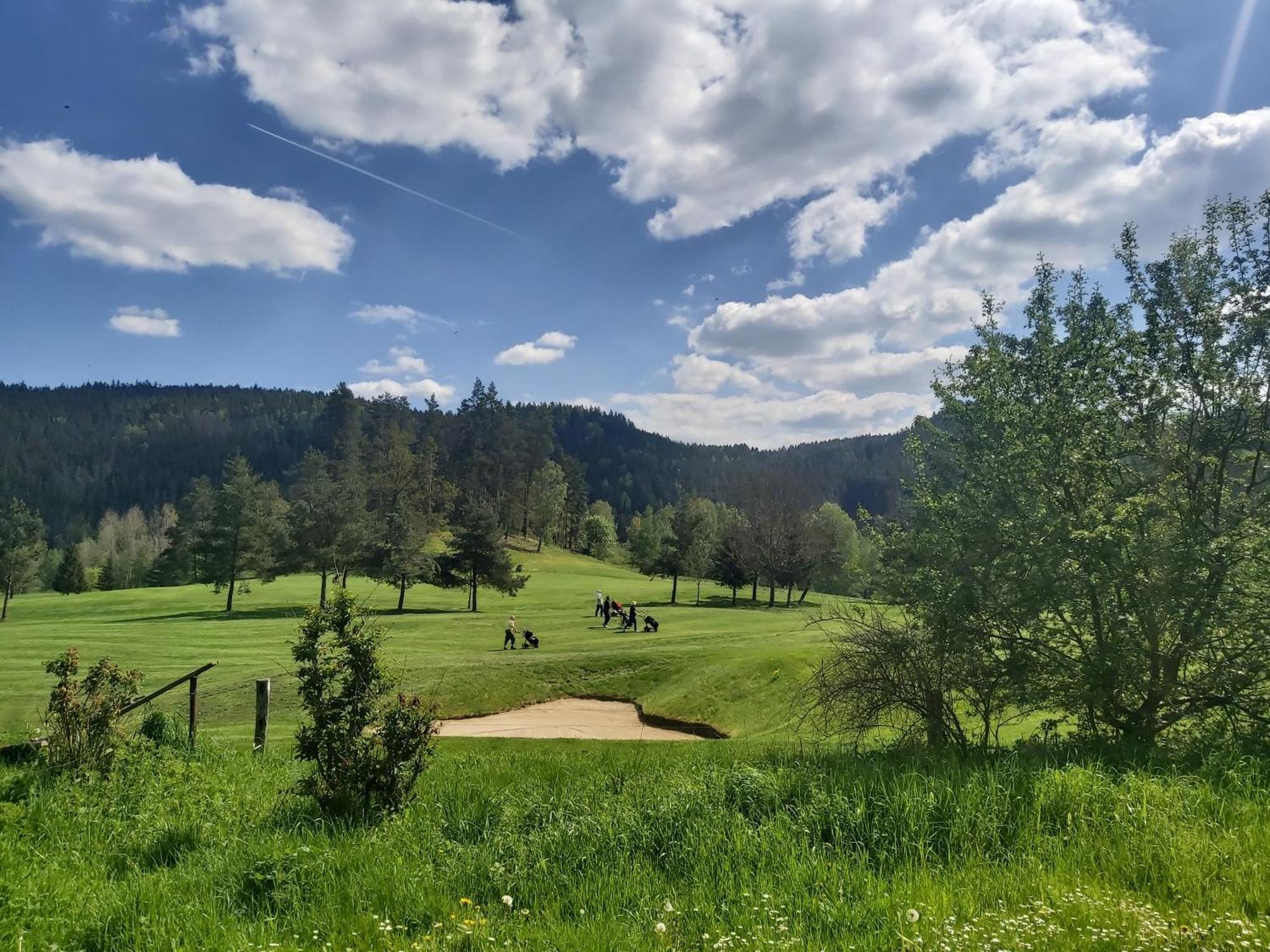 Pension U Golfu Cihelny Κάρλοβι Βάρι Εξωτερικό φωτογραφία